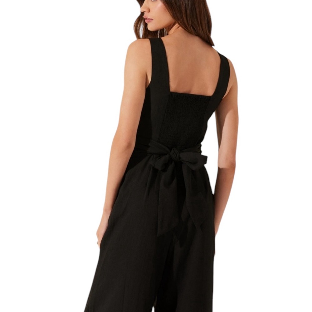 ASTR the Label Cross Front Jumpsuit in Size  L - Picture 4 of 4